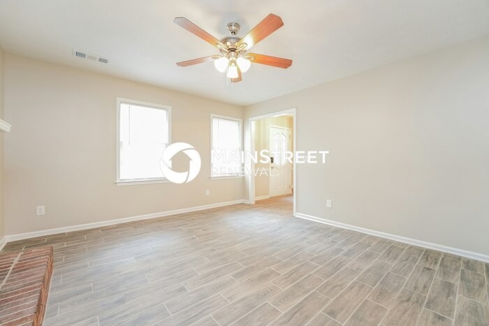1074 Realm Ln - Photo 3 of 15