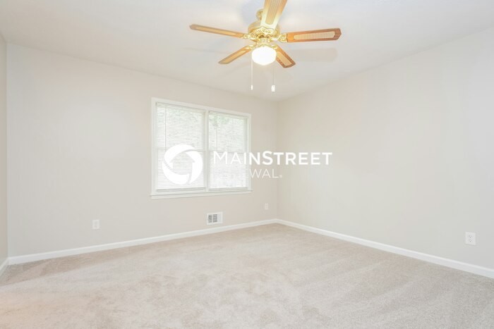 1074 Realm Ln - Photo 7 of 15