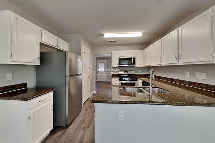 2519 Clear Ridge Dr - Photo 5 of 20