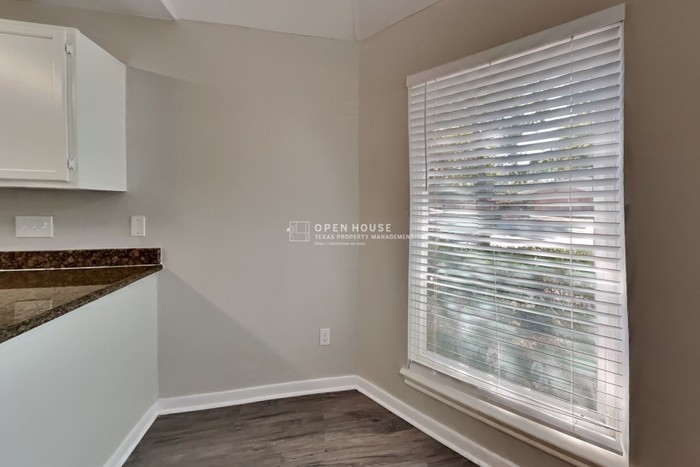 2519 Clear Ridge Dr - Photo 6 of 20