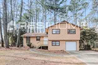 3943 Woodland Cir Se - Photo 1 of 1