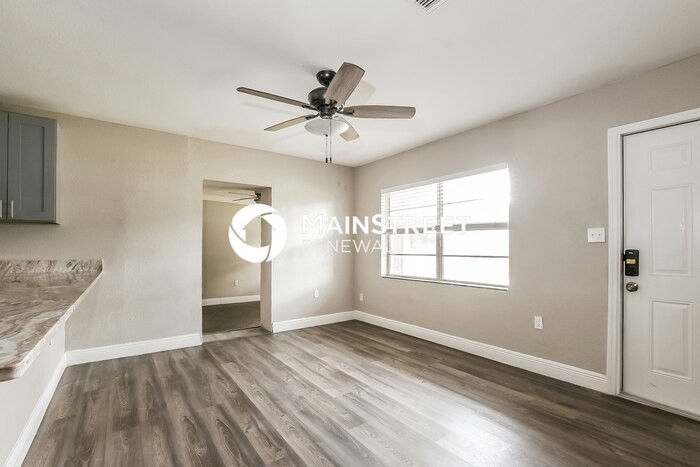 1230 Saint James Rd - Photo 4 of 18