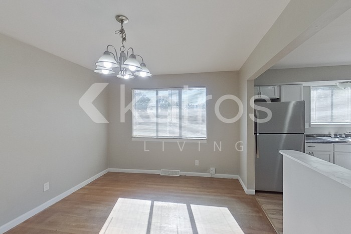 150 Sackett Dr - Photo 5 of 22