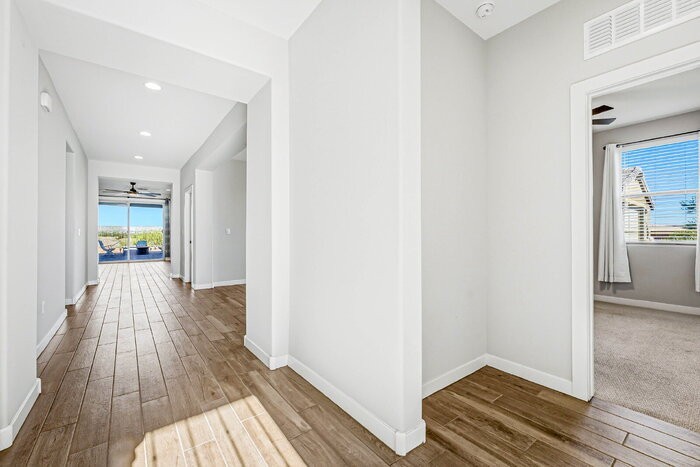 485 N White Clover Ln - Photo 4 of 50