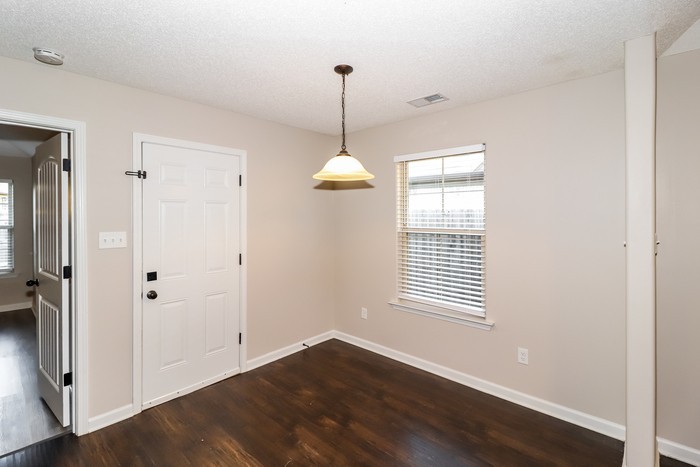 1091 Darren Cir E - Photo 6 of 16