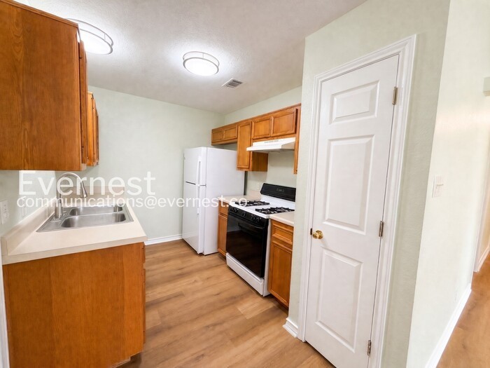 202 Tamara Dr #B - Photo 4 of 27