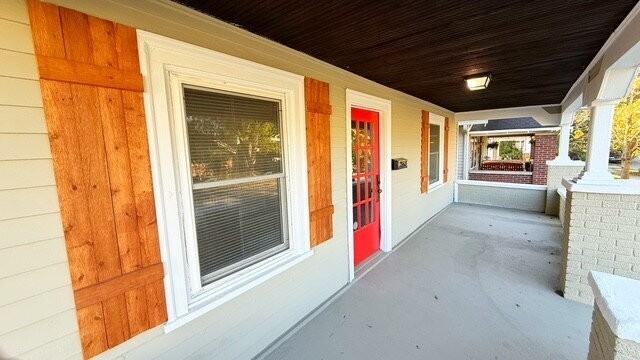 829 N Chester Ave - Photo 2 of 17