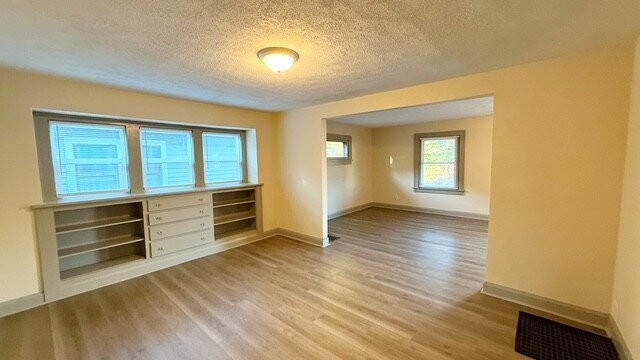829 N Chester Ave - Photo 6 of 17