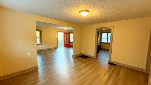 829 N Chester Ave - Photo 7 of 17
