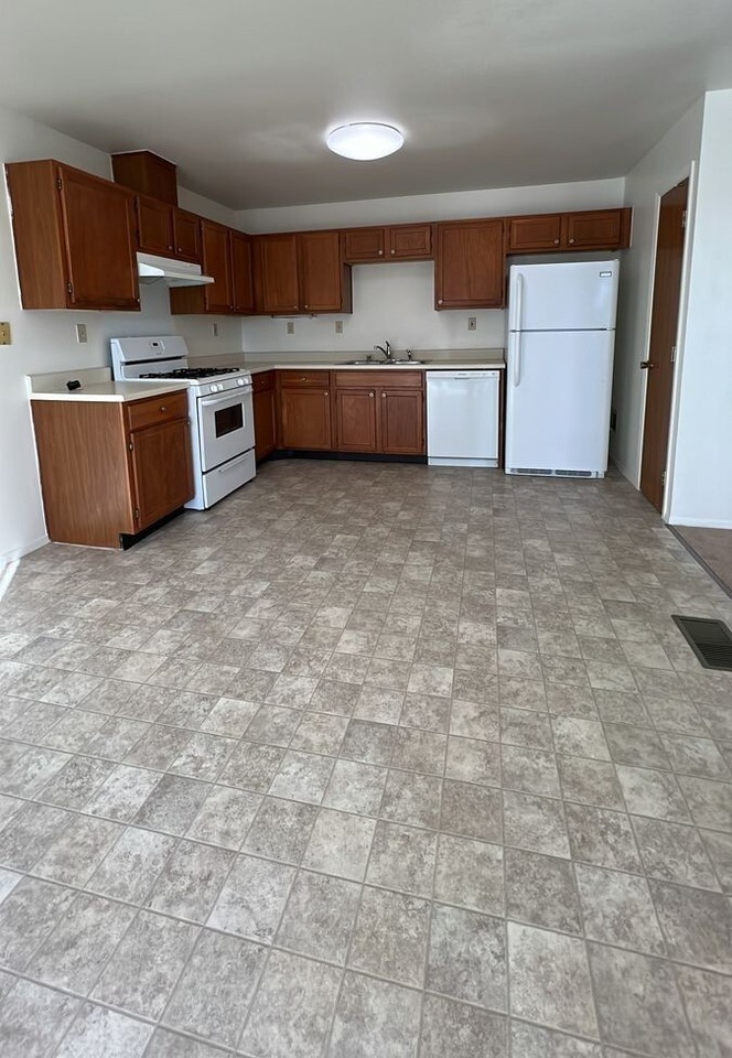 296 Wilder Ct - Photo 5 of 9