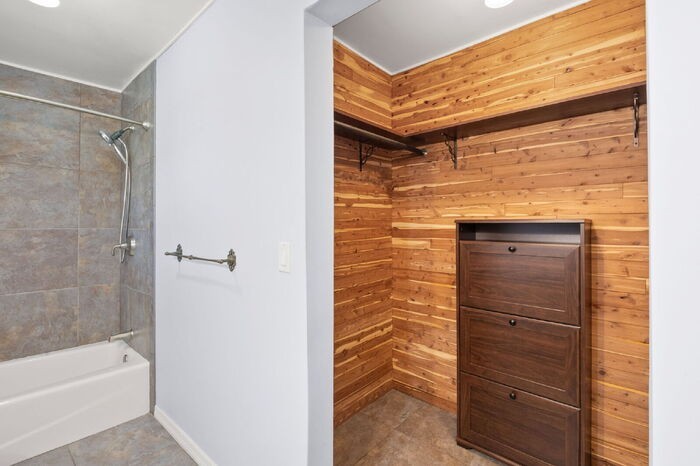 5015 Aragon Way S - Photo 4 of 29