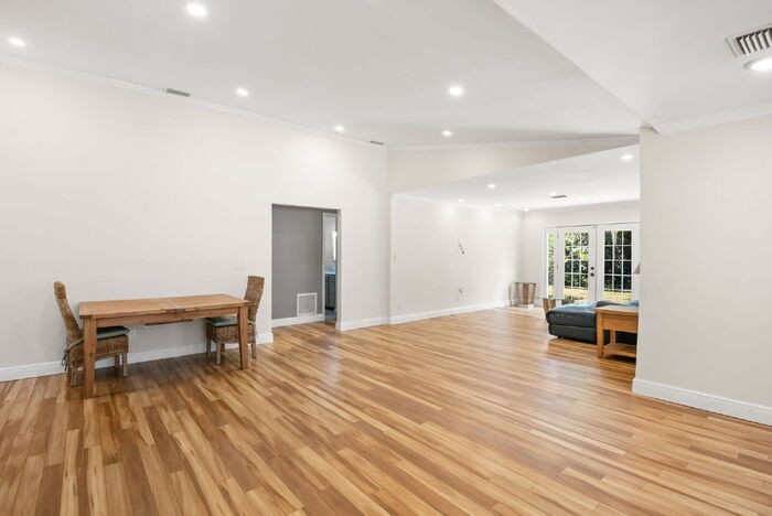 5015 Aragon Way S - Photo 6 of 29