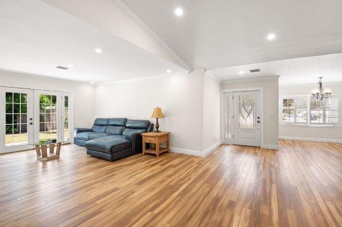 5015 Aragon Way S - Photo 7 of 29