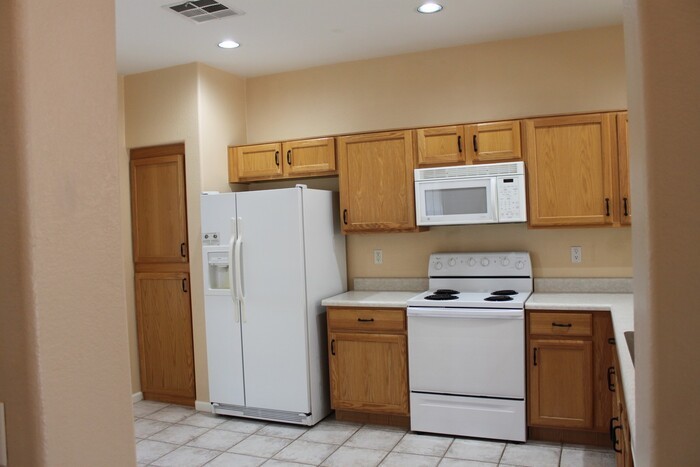 2051 S Edgewater - Photo 5 of 36