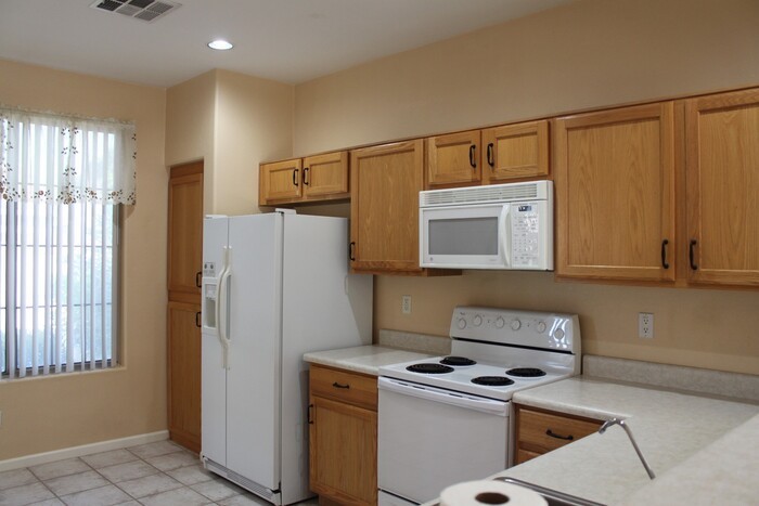 2051 S Edgewater - Photo 7 of 36