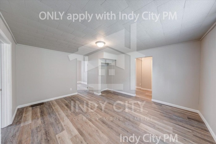 2714 Maywood Rd - Photo 3 of 20