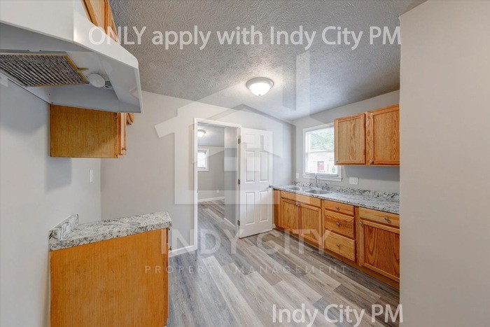 2714 Maywood Rd - Photo 6 of 20