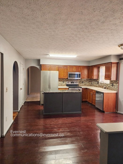 65 Simsbury Ct - Photo 3 of 21