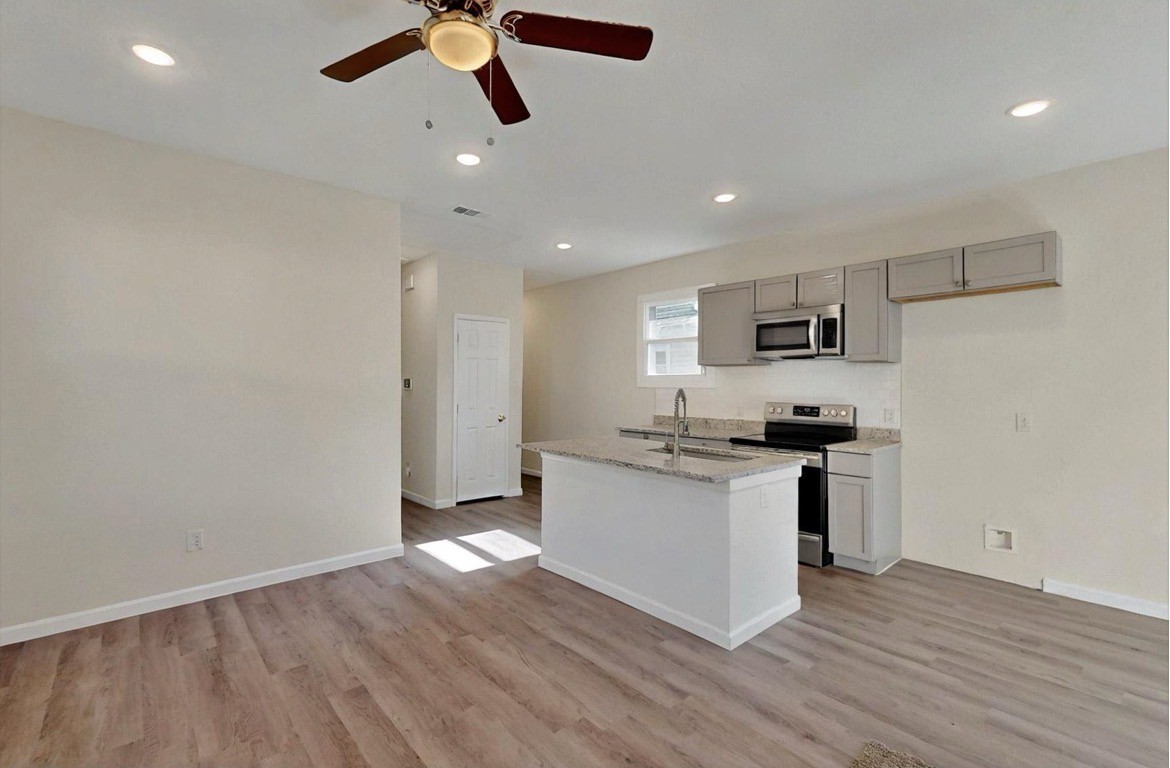 1107 E Annie St #1107 - Photo 3 of 12