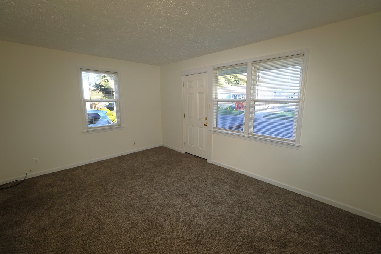 65 Swan St #65 - Photo 4 of 24