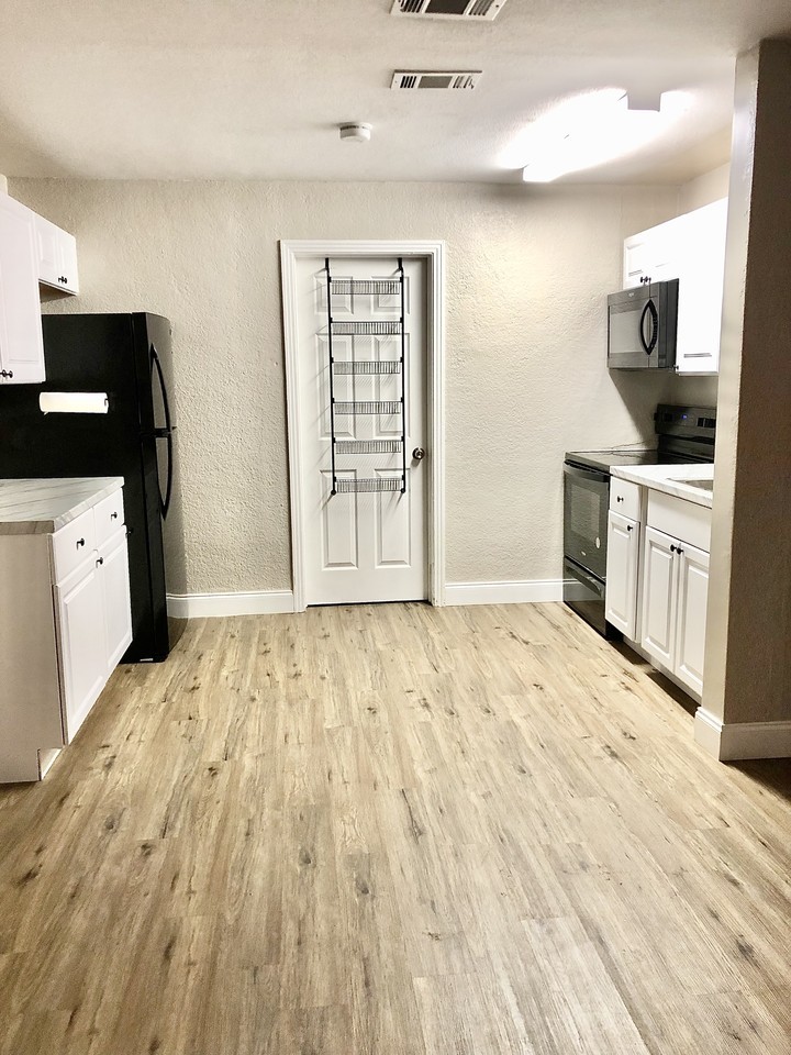 1262 Palmetto St #NA - Photo 6 of 16