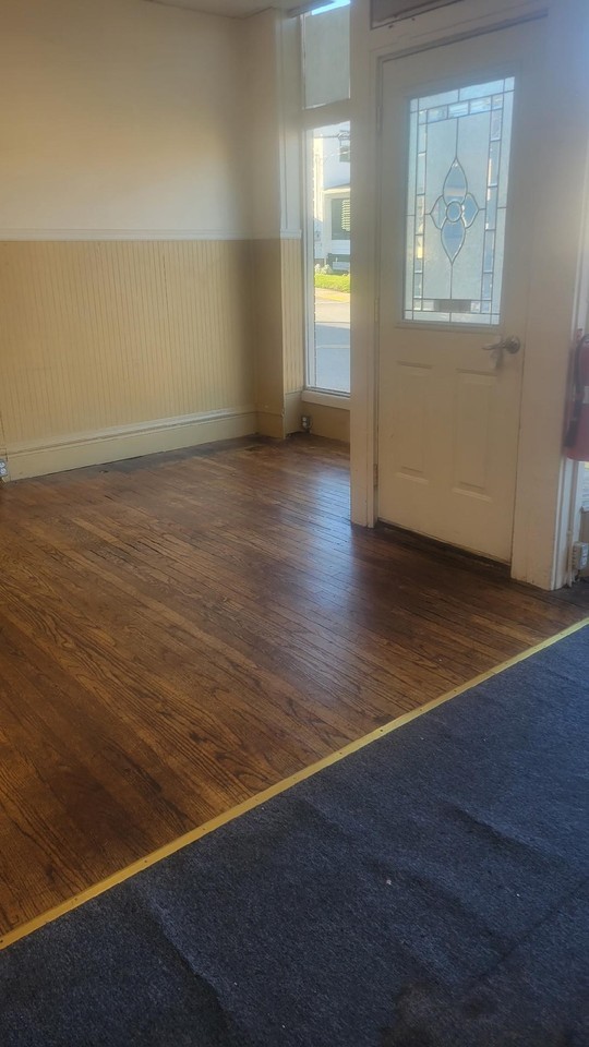 719 Peer St #1 - Photo 4 of 9
