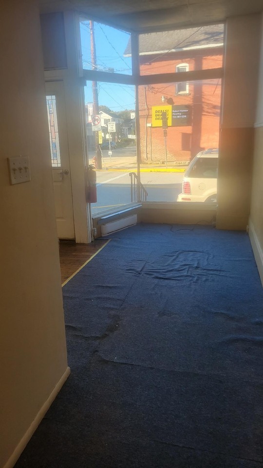 719 Peer St #1 - Photo 7 of 9