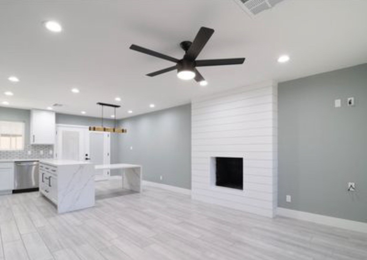 300 Lakeview Dr #NA - Photo 3 of 14