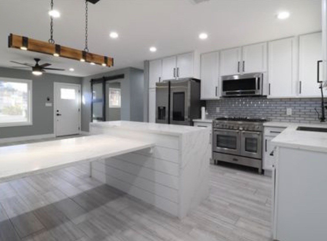 300 Lakeview Dr #NA - Photo 4 of 14