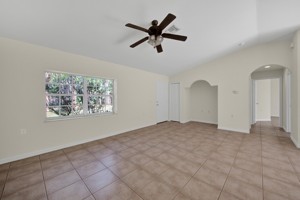 featured image of 610 10th Ave Ne #NA