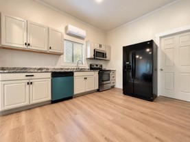 404 E Jackson St #B - Photo 1 of 1