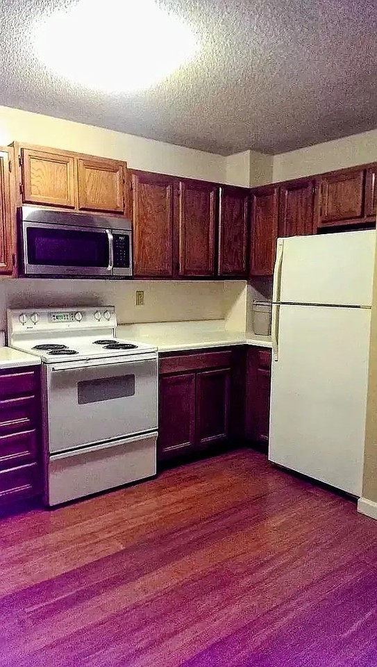 83 N Champlain St #G - Photo 3 of 7