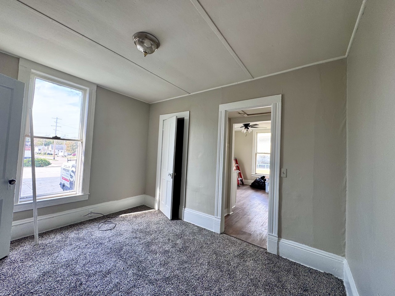 402 W Olive St #404F - Photo 5 of 7