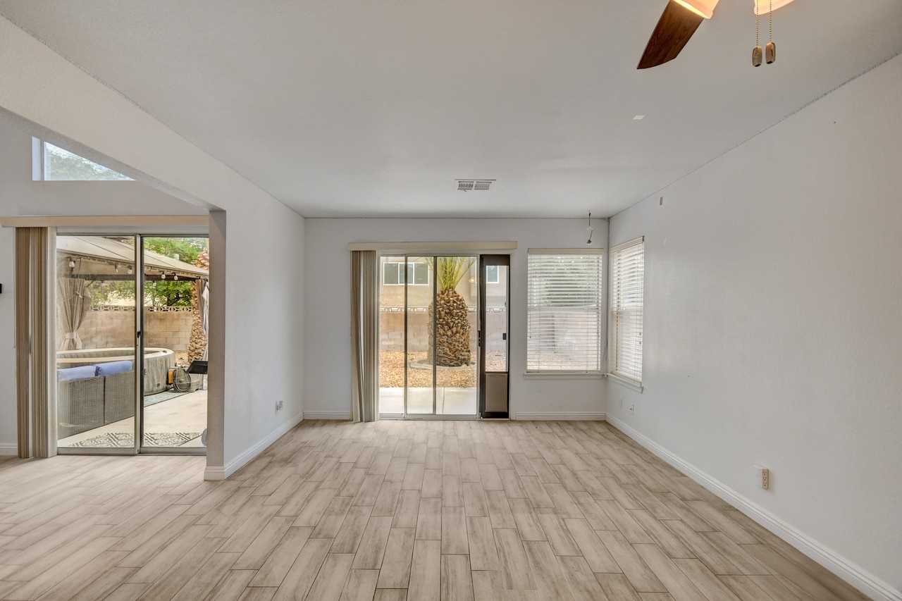 2432 Palm Shore Ct #NA - Photo 5 of 20