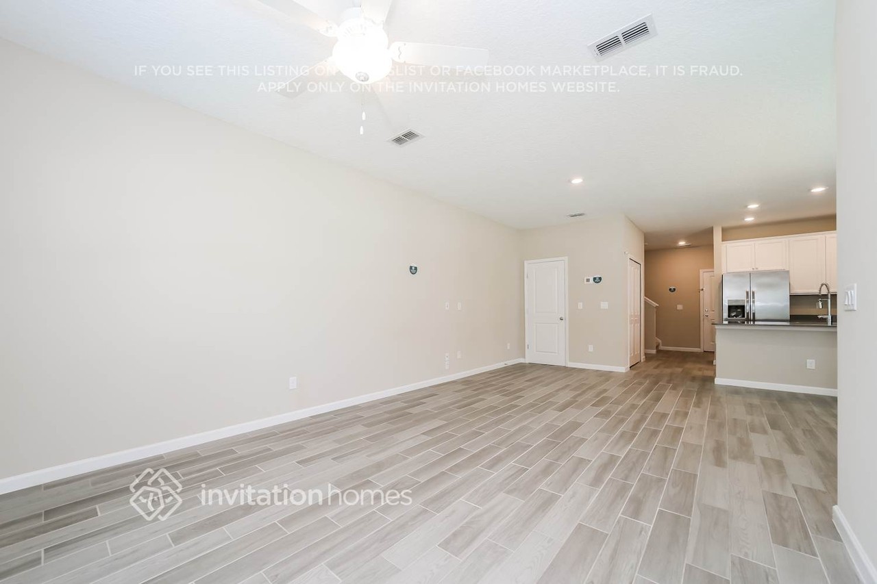 13311 Shore Grass Dr - Photo 5 of 17