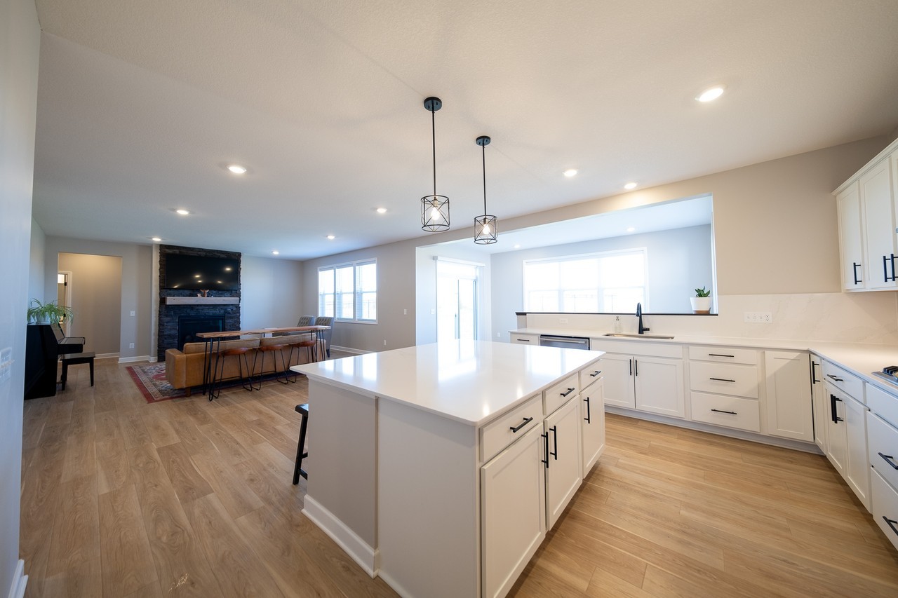 17904 Hinckley Ave #1 - Photo 5 of 47