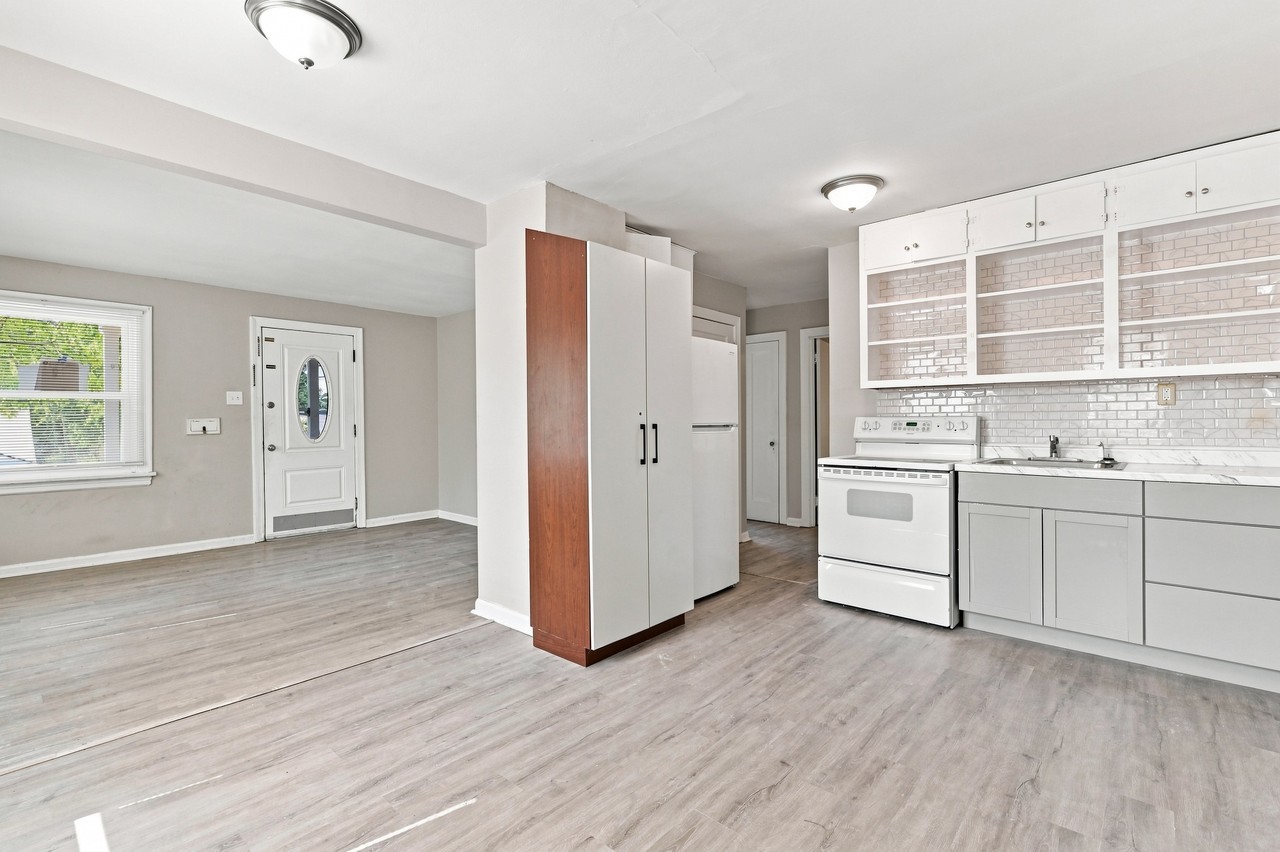350 N New Florissant Rd #1 - Photo 3 of 13