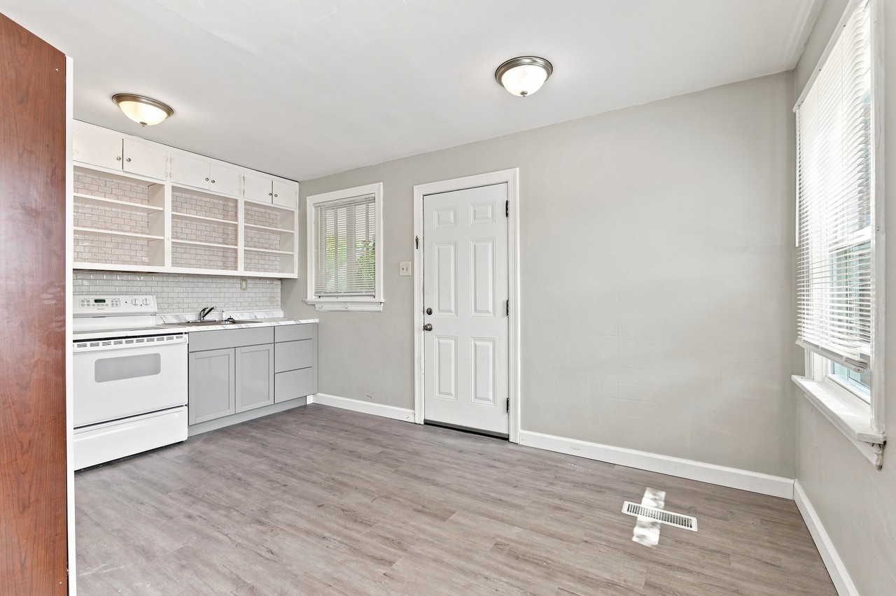 350 N New Florissant Rd #1 - Photo 4 of 13