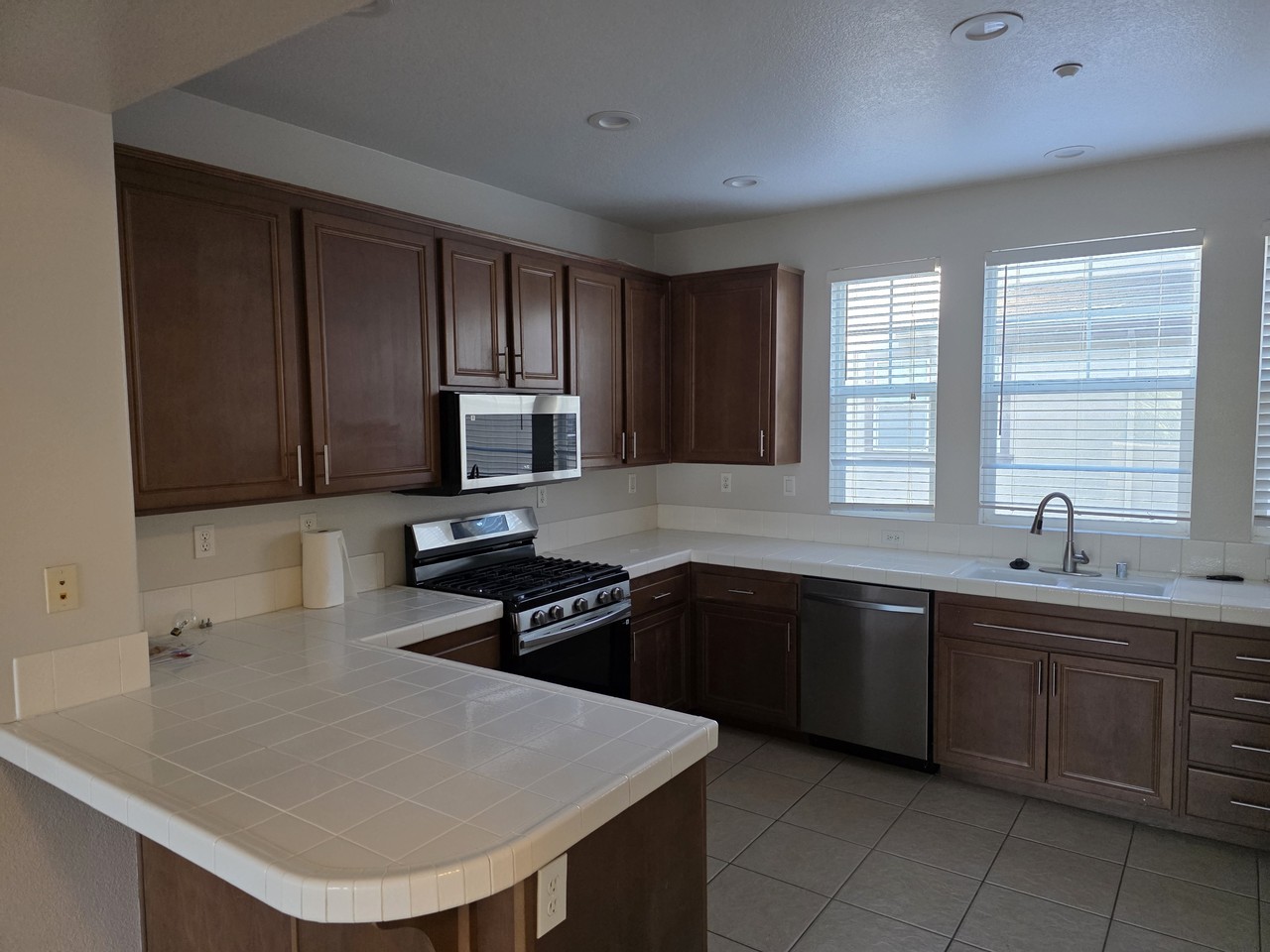 16934 Laurel Hill Ln #162 - Photo 5 of 10