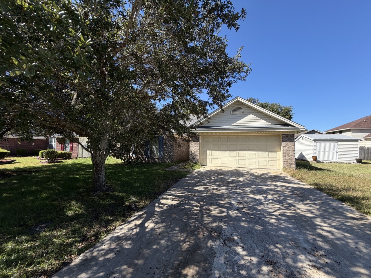 174 Salt Landing Cir #1 - Photo 2 of 33