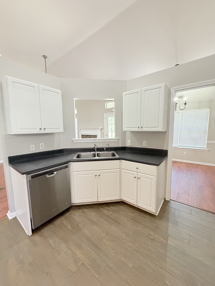 174 Salt Landing Cir #1 - Photo 7 of 33