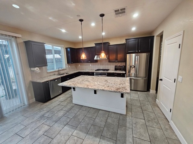 1635 Lion St - Photo 4 of 18