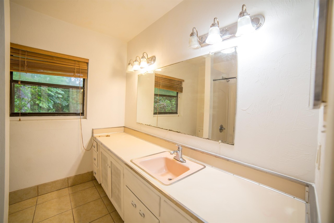 1111 Nw 22nd St #44 - Photo 4 of 10