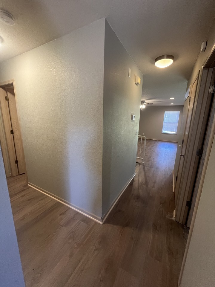 411 W Market St #A - Photo 7 of 27