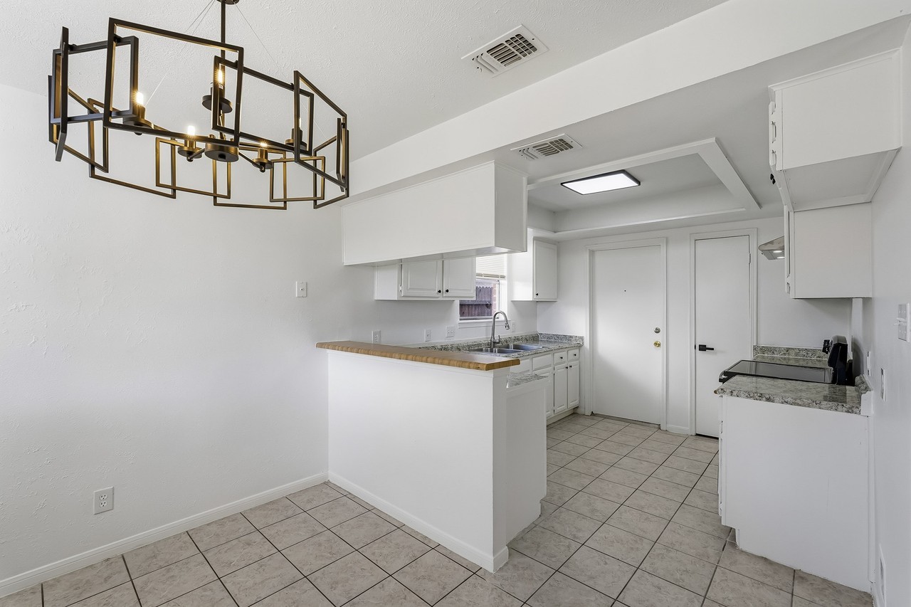 Keelby Dr #1 - Photo 2 of 22