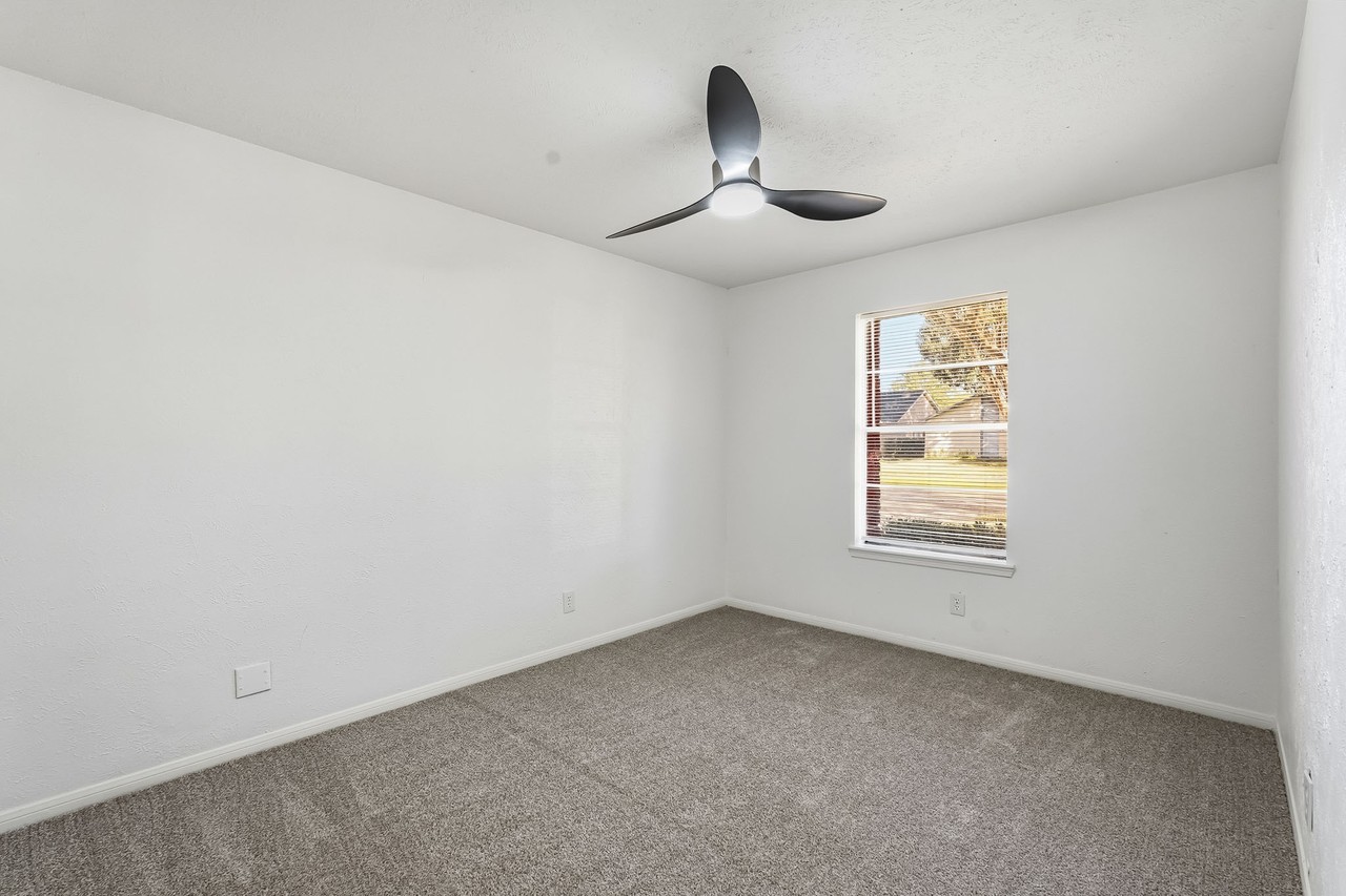 Keelby Dr #1 - Photo 5 of 22