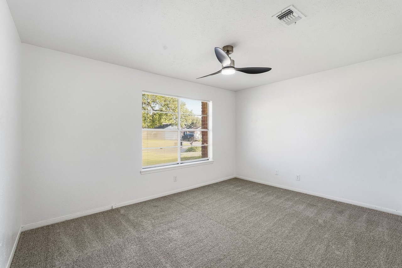 Keelby Dr #1 - Photo 6 of 22