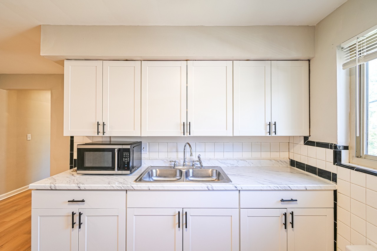 7139 Eastlawn Dr #3 - Photo 6 of 26