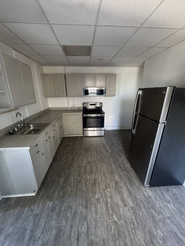 637 N George St #1 - Photo 2 of 6
