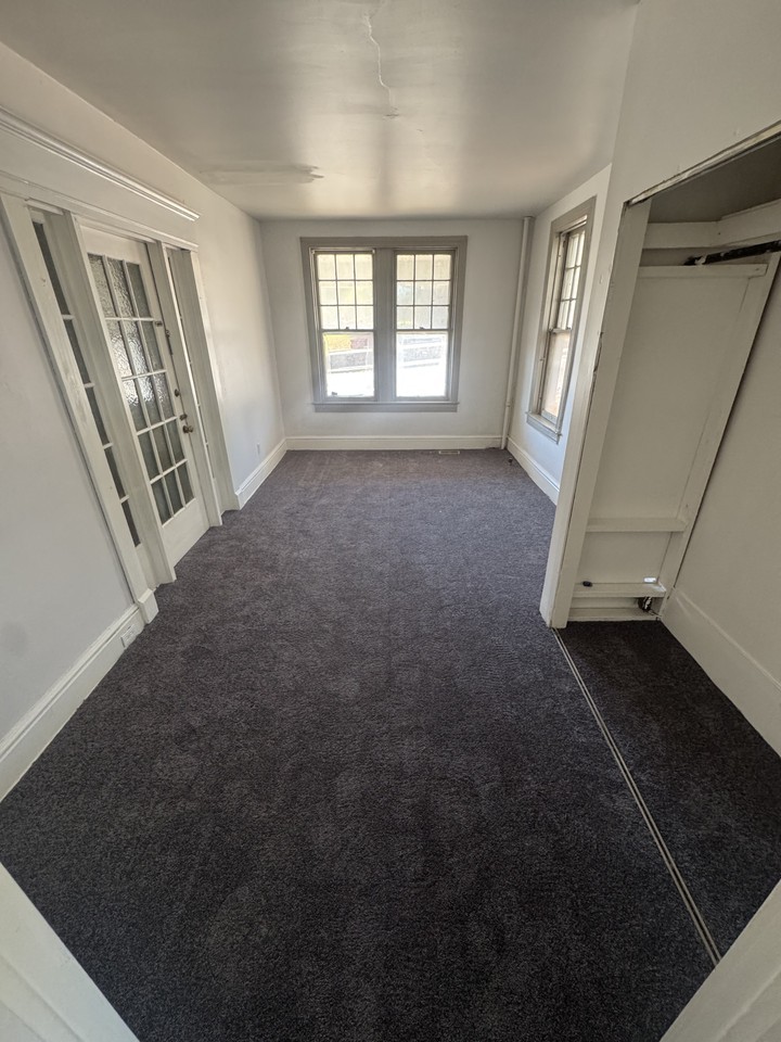637 N George St #1 - Photo 3 of 6